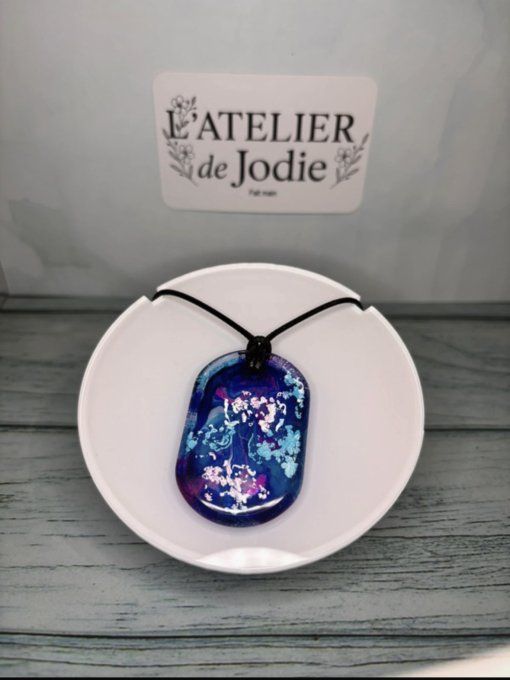 Collier ovale « Galaxie » Fait Main en Résine Époxy