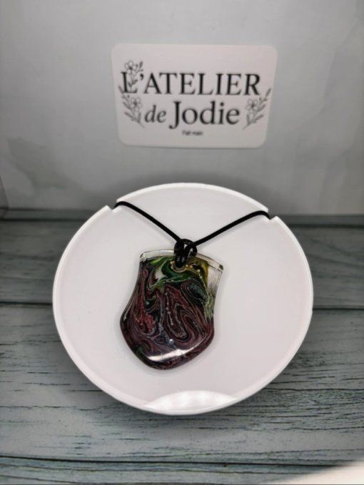 Collier bouclier « Galaxie » Fait Main en Résine Époxy