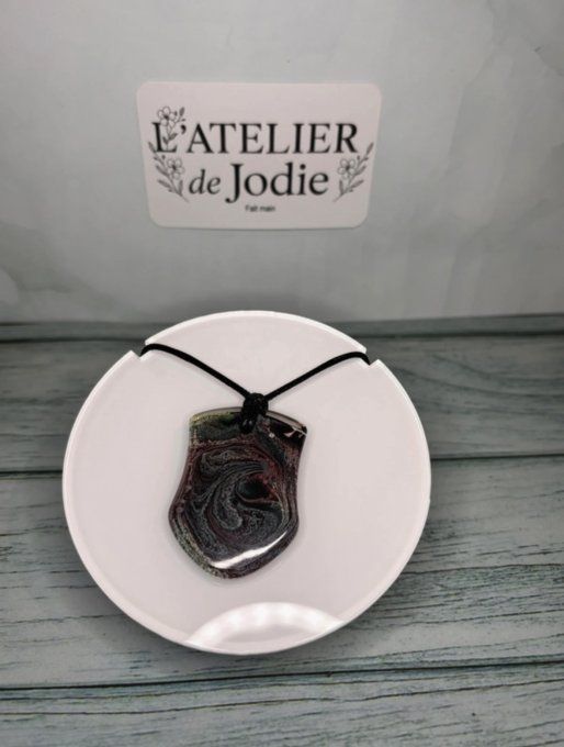Collier bouclier « Galaxie » - Fait Main en Résine Époxy