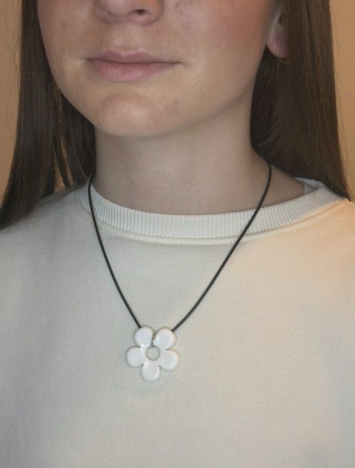 Collier « Fleur » - Divers coloris disponible