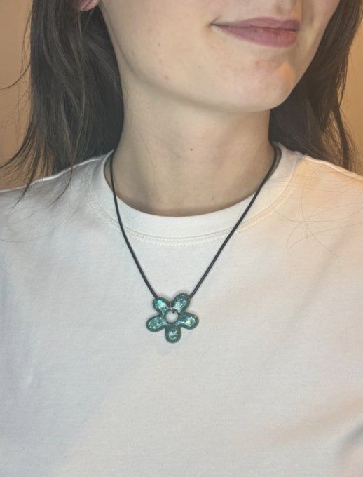 Collier « Fleur » - Divers coloris disponible