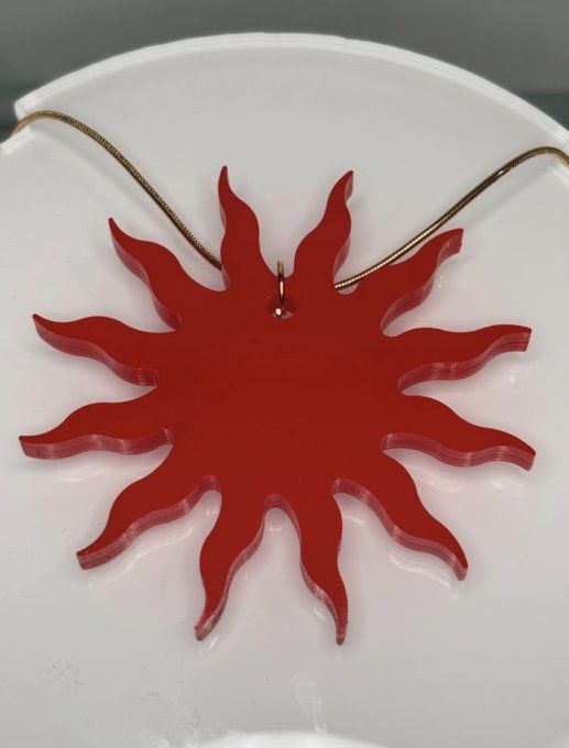 Collier « Soleil » rouge