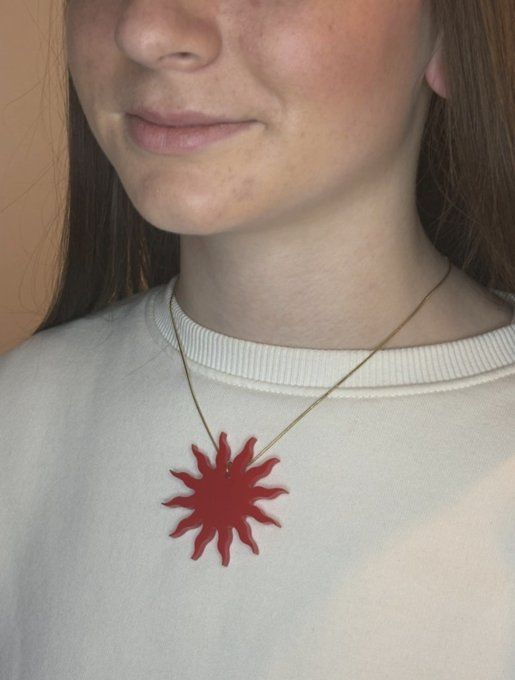 Collier « Soleil » rouge