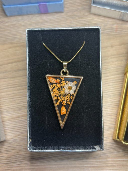Collier pendentif Fleurs séchées - Divers coloris