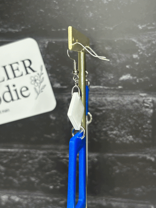 Boucles d'oreilles dépareillées "Géométrie Florale" Bleu