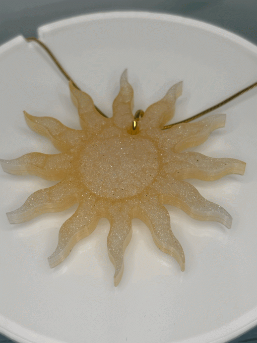 Collier « Soleil » doré et paillette