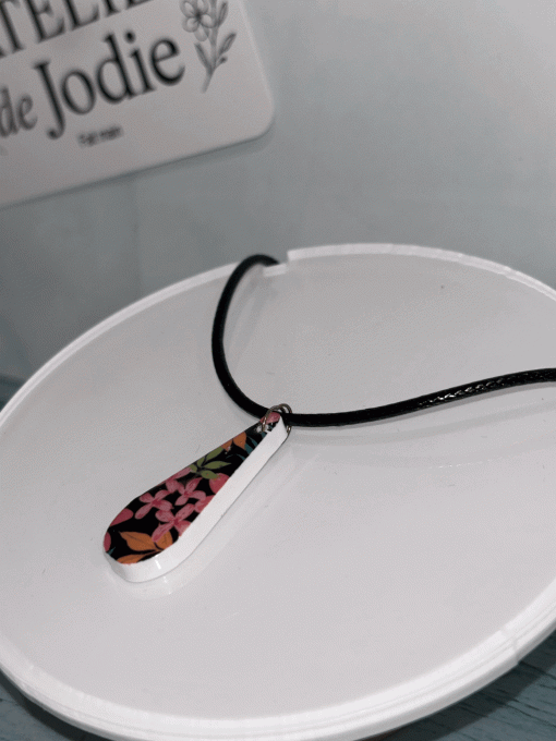 Collier pendentif avec image fleur de Tahiti