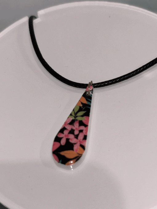 Collier pendentif avec image fleur de Tahiti