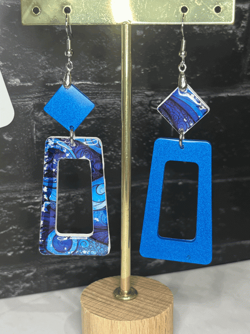 Boucles d'oreilles dépareillées "Géométrie Florale" Bleu
